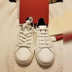 Women's sneakers